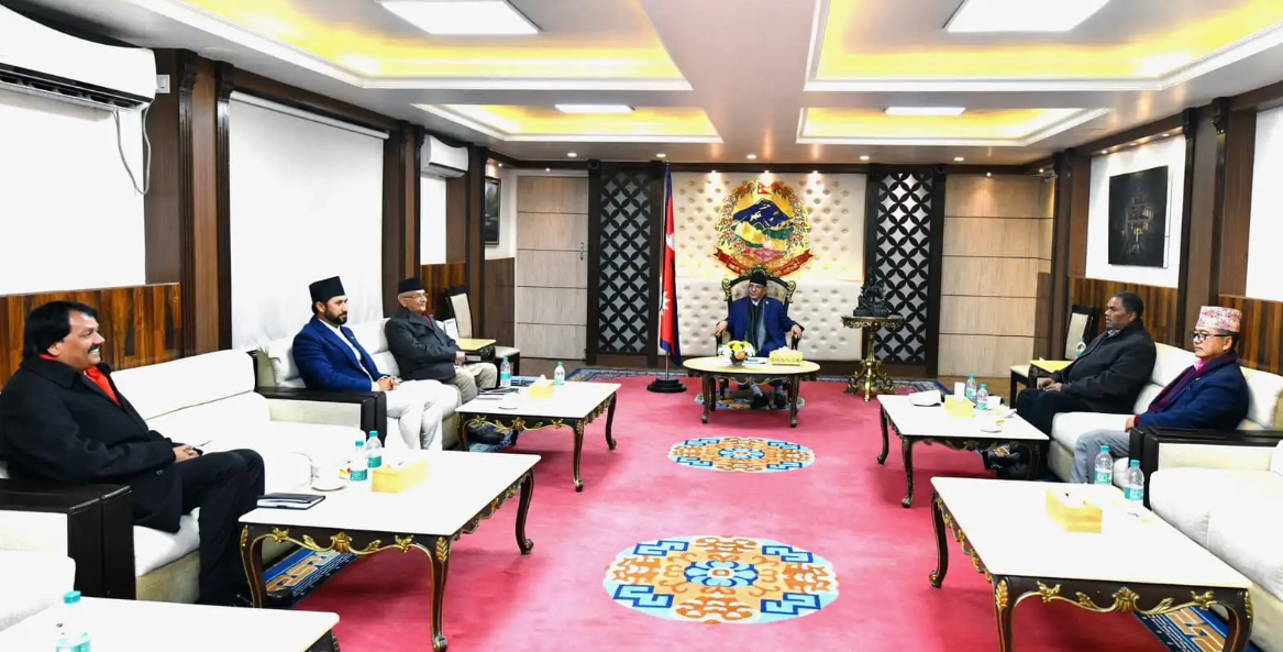 प्रधानमन्त्री प्रचण्डको उपस्थितिमा सत्ता साझेदार दलहरुको बैठक सुरु